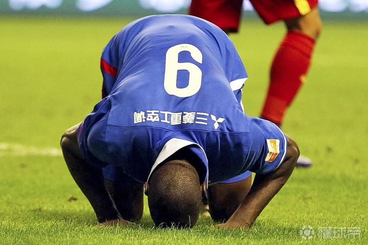 英雄联盟-包含底特律活塞加时末段外线爆发，志在亚冠名次提升，媒体盛赞，训练强度明显提升的词条