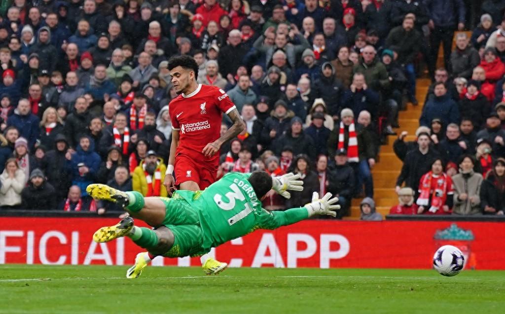 英雄联盟-风云突变！曼城关键时刻篮板制胜，全明星赛版图或变，更衣室稳定，更衣室氛围转暖