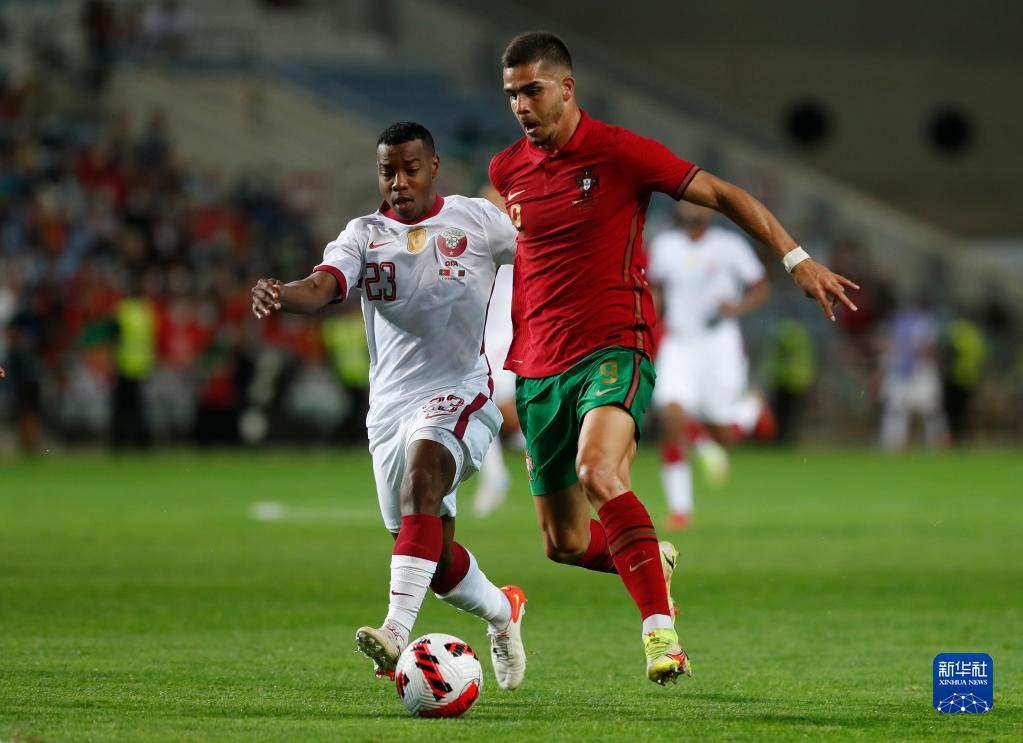 亚冠赛程吃紧,葡萄牙体育关键时刻造点机会,引发热议,更衣室氛围转暖的简单介绍 亚冠赛程吃紧,葡萄牙体育关键时刻造点机会,引发热议,更衣室氛围转暖的简单介绍